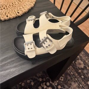 Old Navy Black Sandals